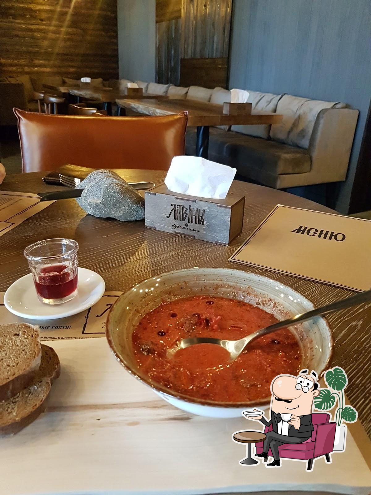 Посмотрите на внутренний интерьер "Terra pizza".