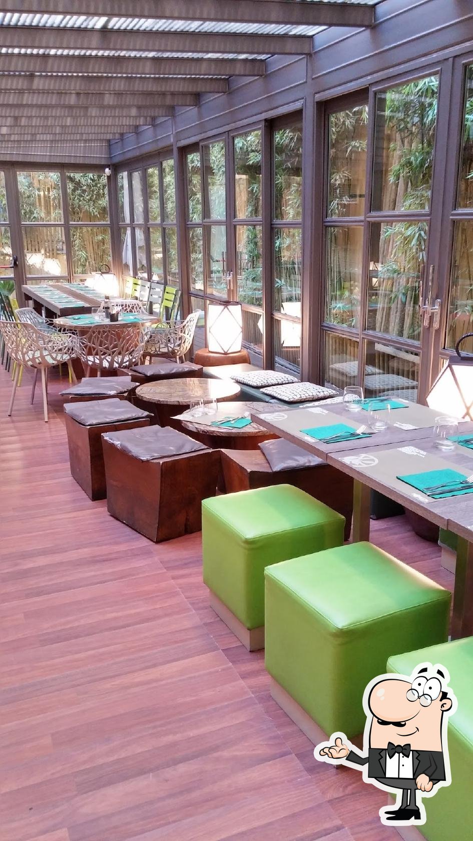 Интерьер "Foresta Woodbar".