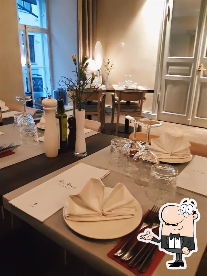 Посмотрите на внутренний интерьер "Restaurant Da Rocco".