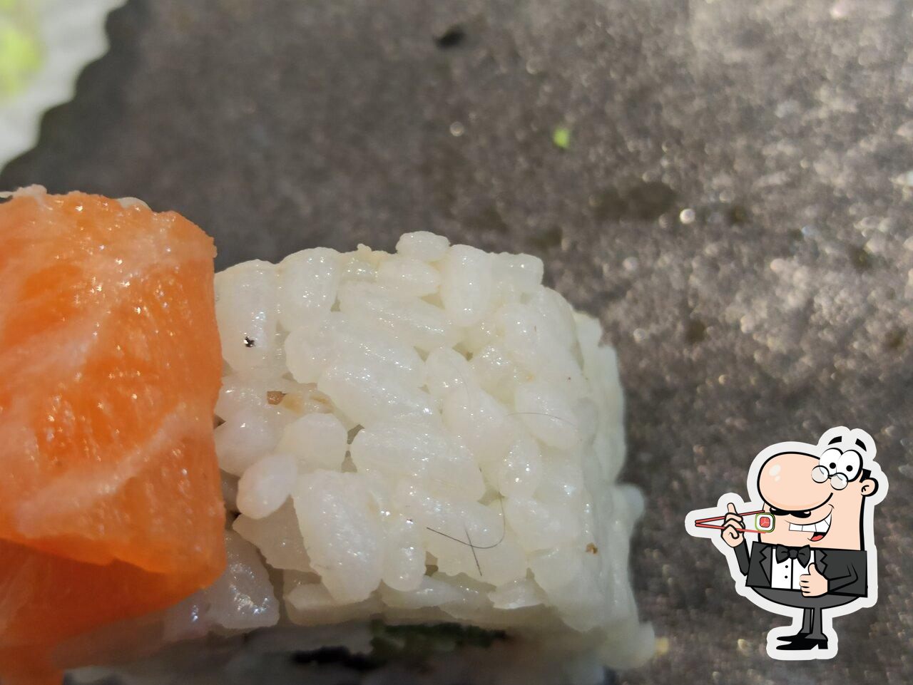 Суши - это  известное блюдо из Японии.