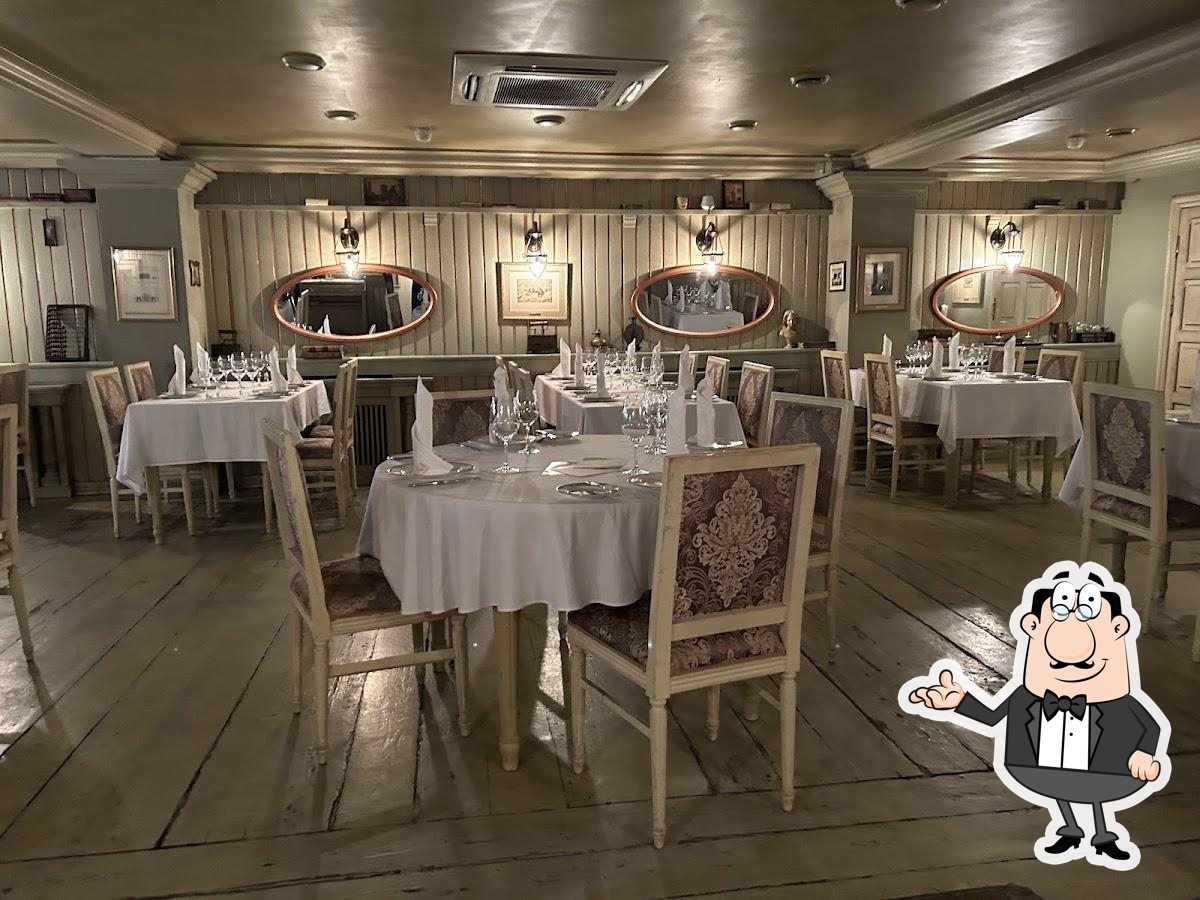 Посмотрите на внутренний интерьер "Обломов".