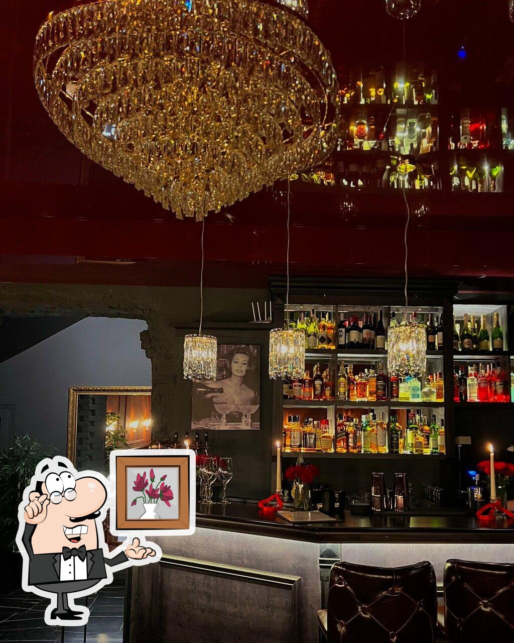 Посмотрите на внутренний интерьер "Restobar Gosti".