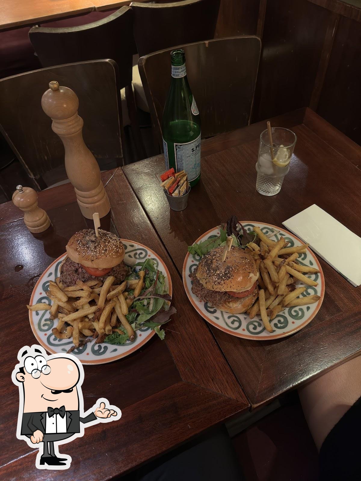 Забронируйте столик в "L'Arc Café Brasserie Restaurant".