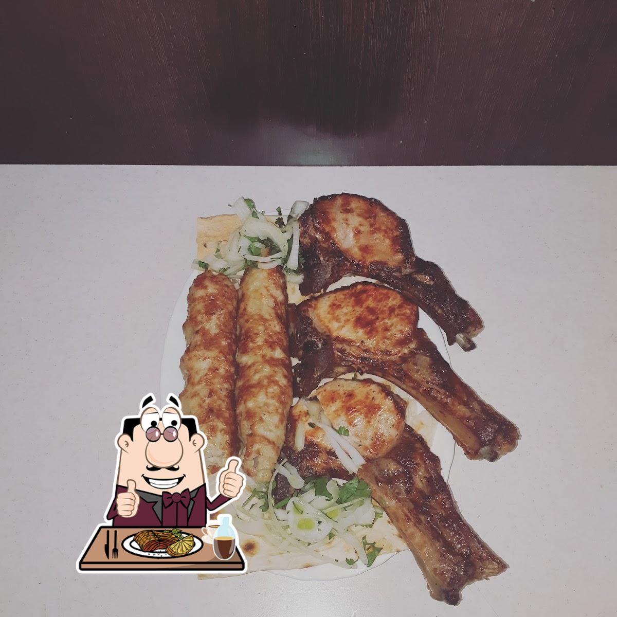 Мясные блюда предлагают в "Кафе ЗОЛОТОЙ МАНГАЛ".