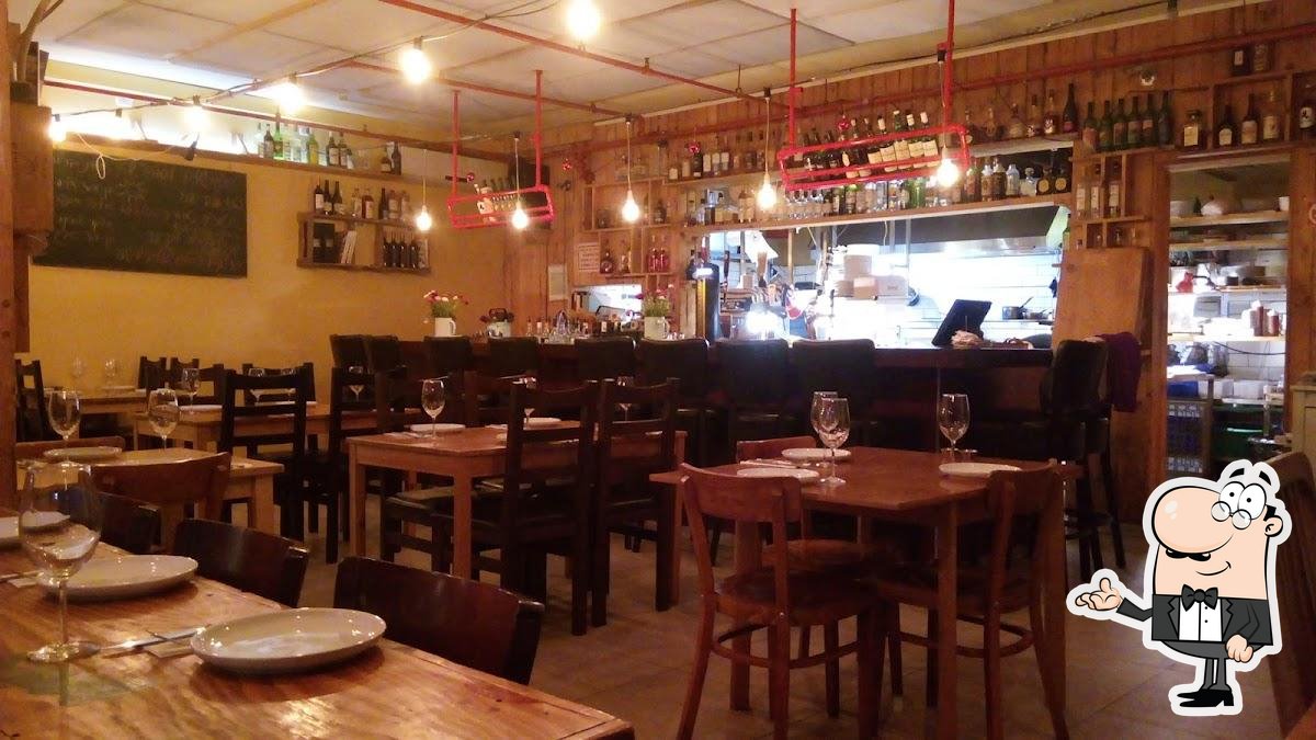Посмотрите на внутренний интерьер "Venya Bistro".
