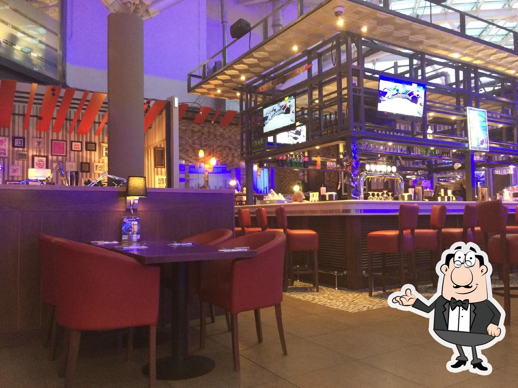 Интерьер "TGI Fridays".