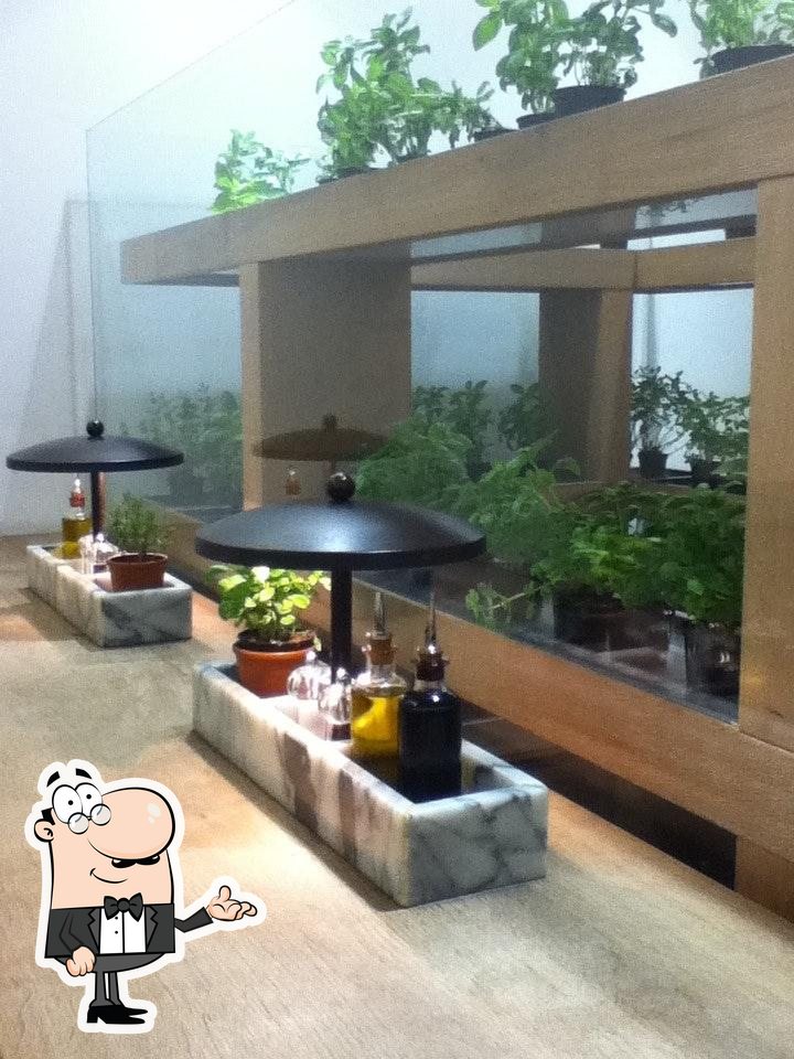 Забронируйте столик в "Vapiano".
