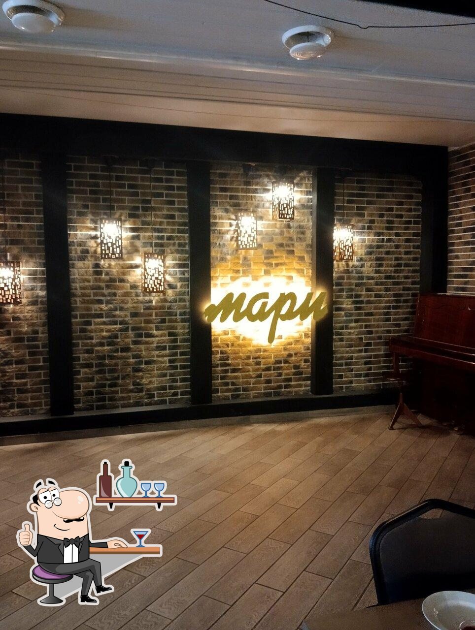 Посмотрите на внутренний интерьер "Мари".