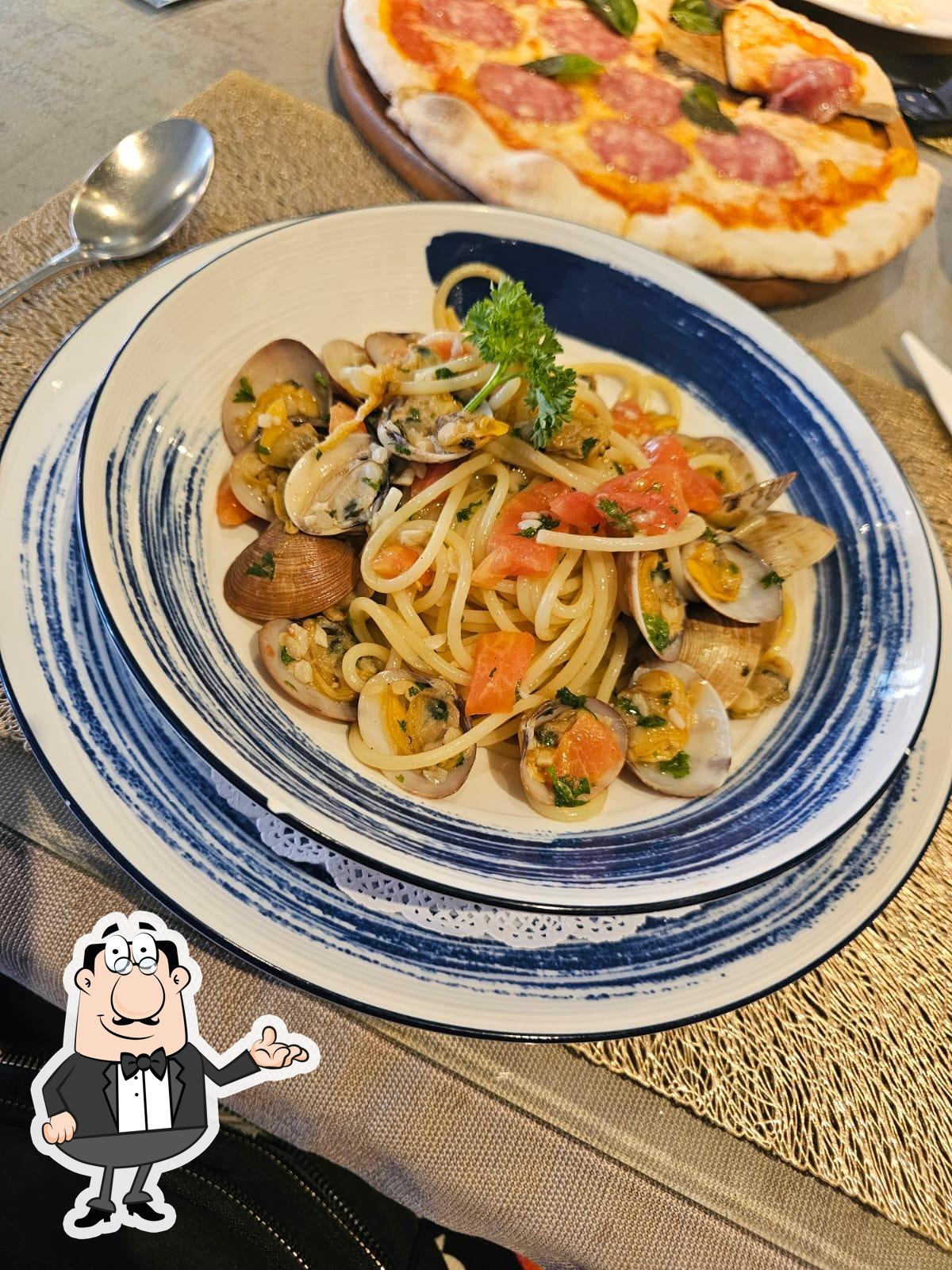 Интерьер "Gian's Italian Restaurant".