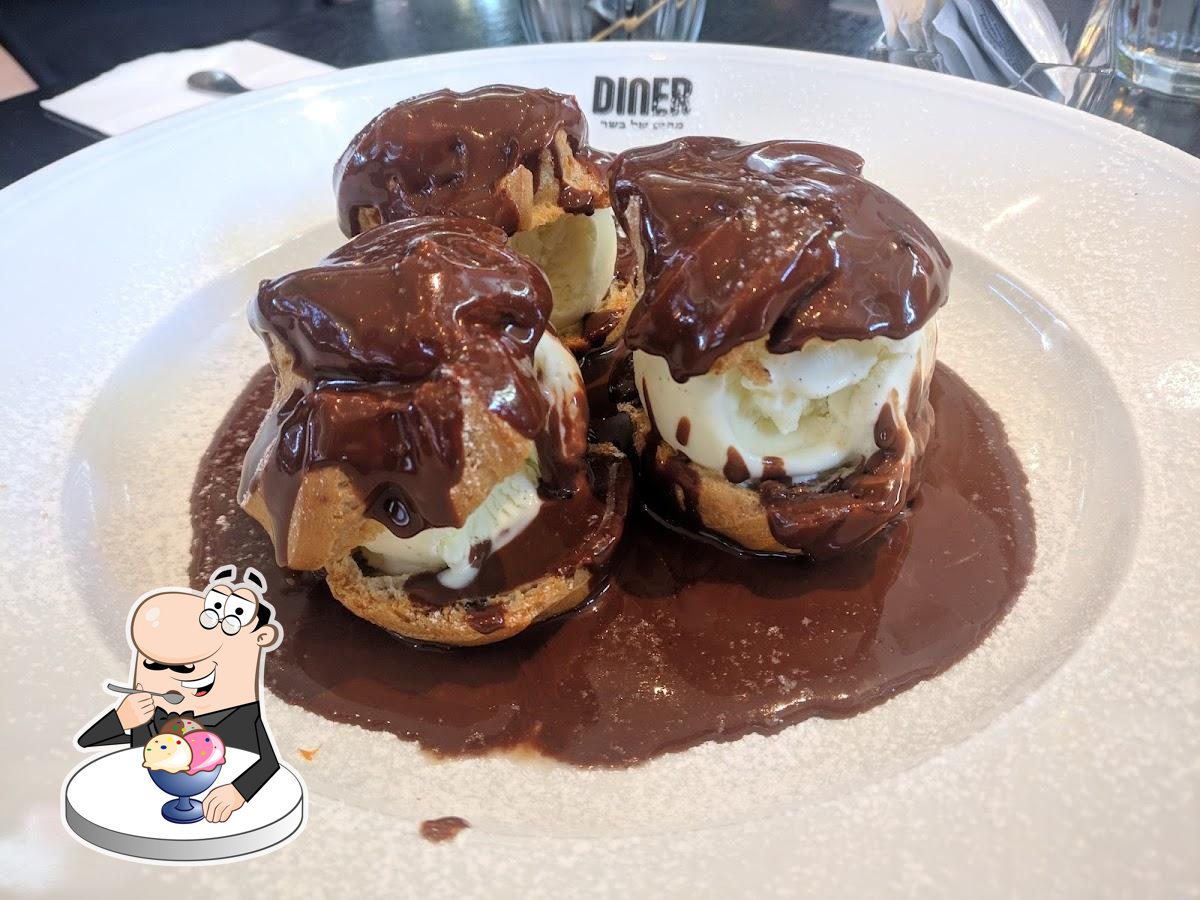 Закажите  один из десертов в "DINER".