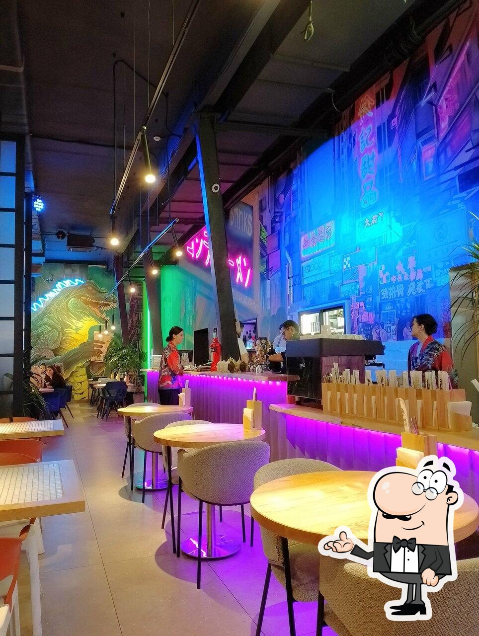 Забронируйте столик в "Gojira Ramen".