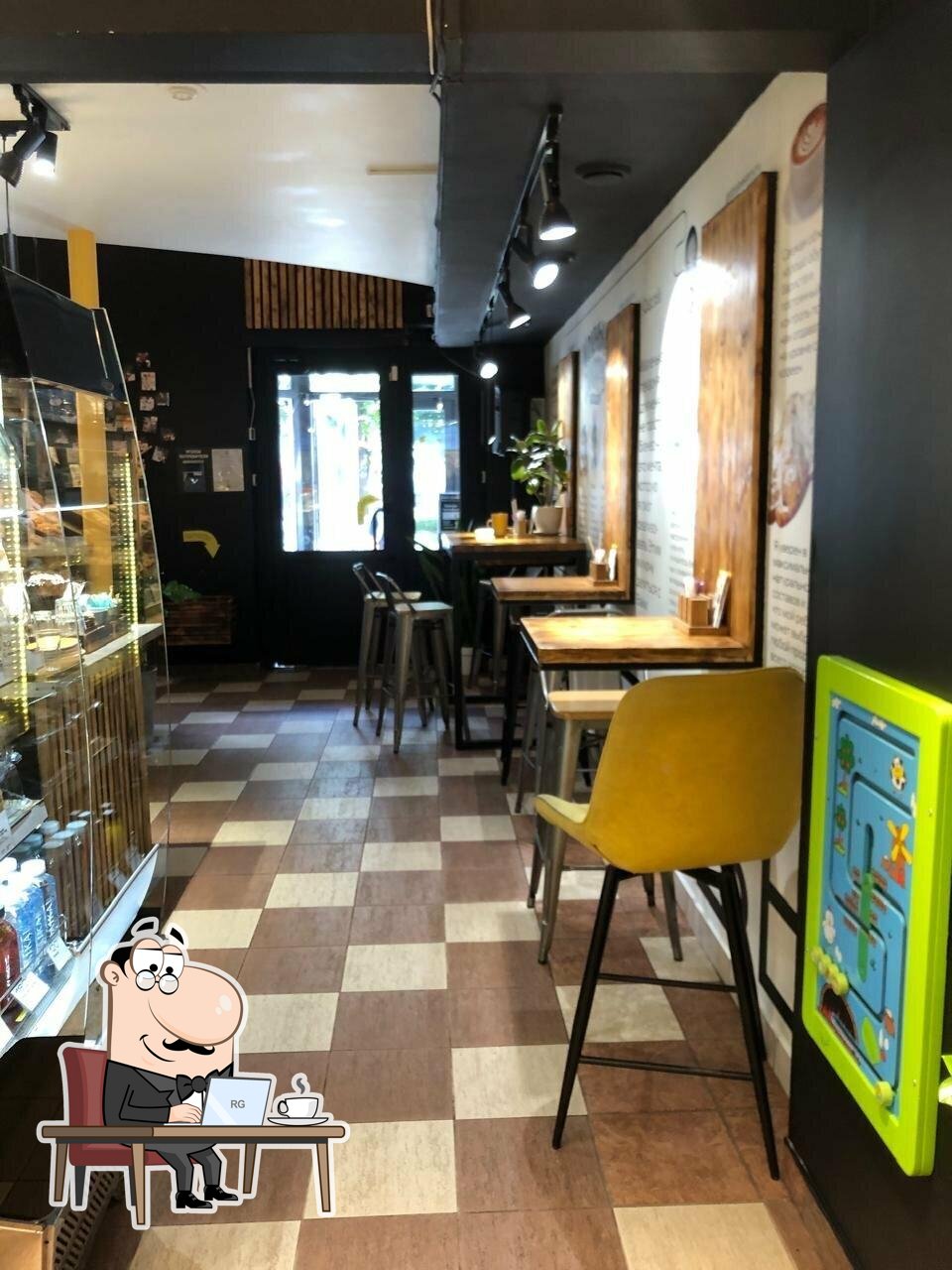 Посмотрите на внутренний интерьер "Маленькая пекарня Журавлевых".