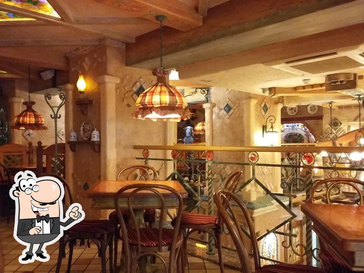 Посмотрите на внутренний интерьер "Мандариновый Гусь".