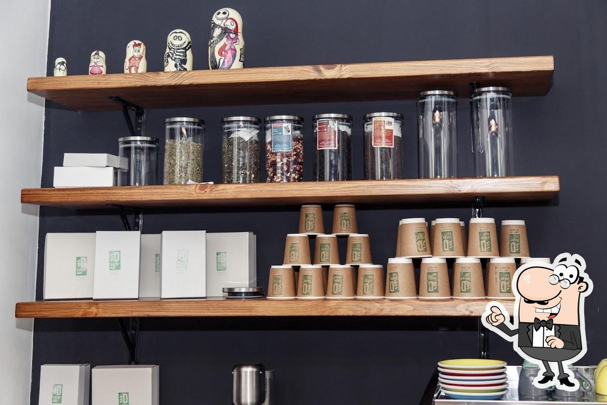 Интерьер "SIP&CAKE coffee bar Кава та Торти на Перемозі".