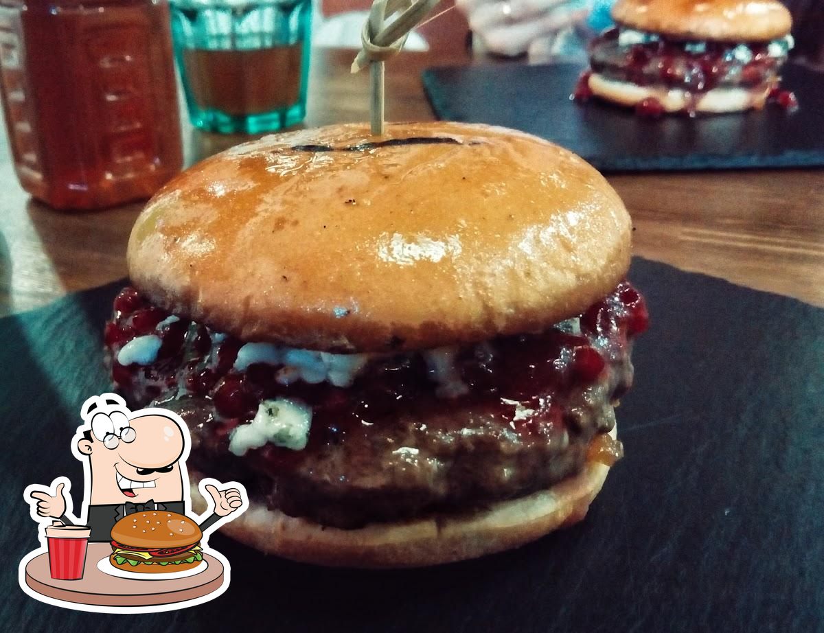 "The Burger Out" предлагает   широкий ассортимент  вариантов для любителей гамбургеров.
