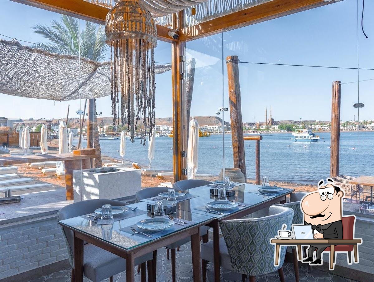 Забронируйте столик в "Marlin and Caviar".