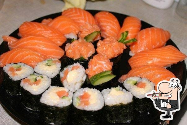 Суши — традиционное японское блюдо.