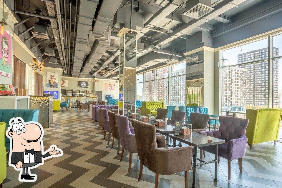 Посмотрите на внутренний интерьер "МСК Lounge".