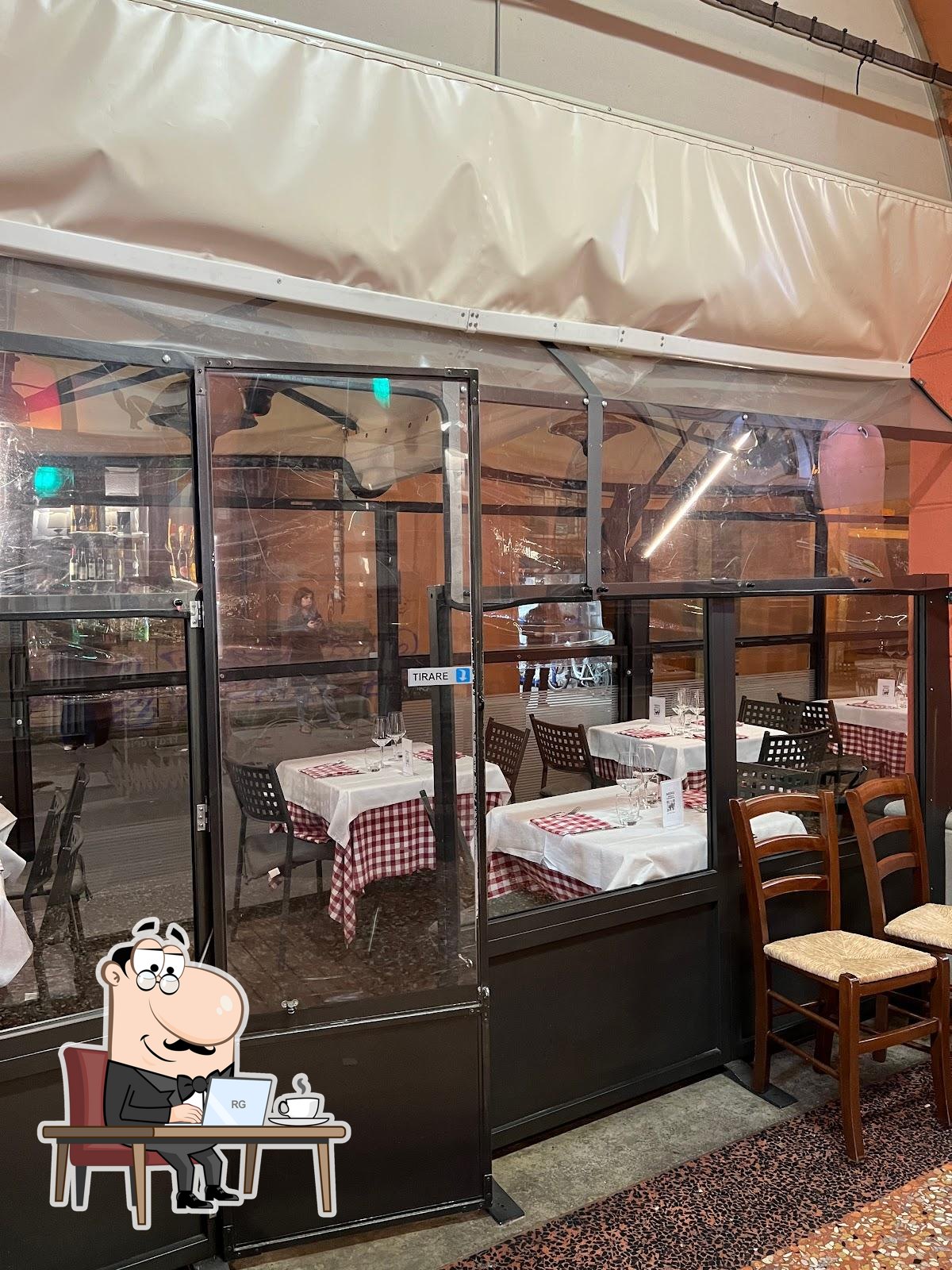Забронируйте столик в "Trattoria dal Biassanot".