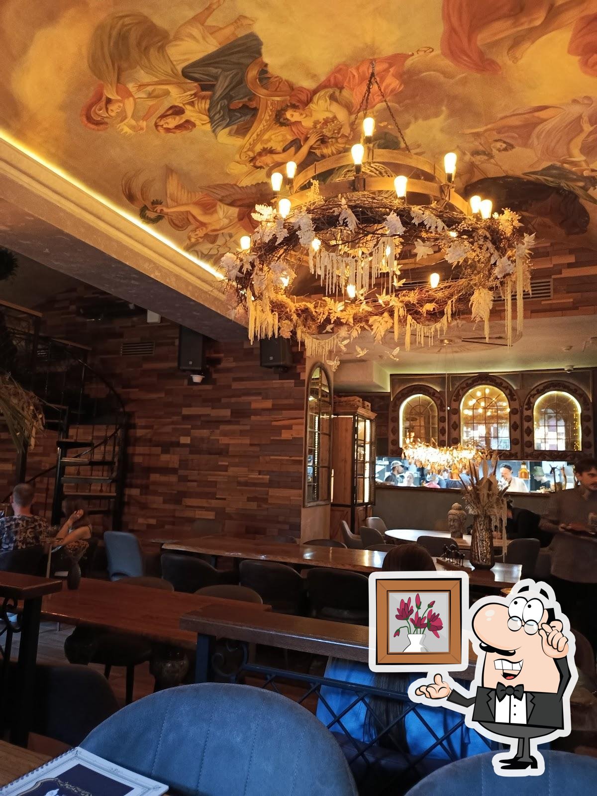 Забронируйте столик в "The Buddy Cafe".