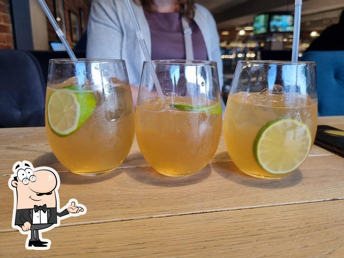 Посмотрите на внутренний интерьер "Токио-City".