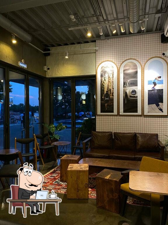 Интерьер "Surf Coffee x Right Coast".