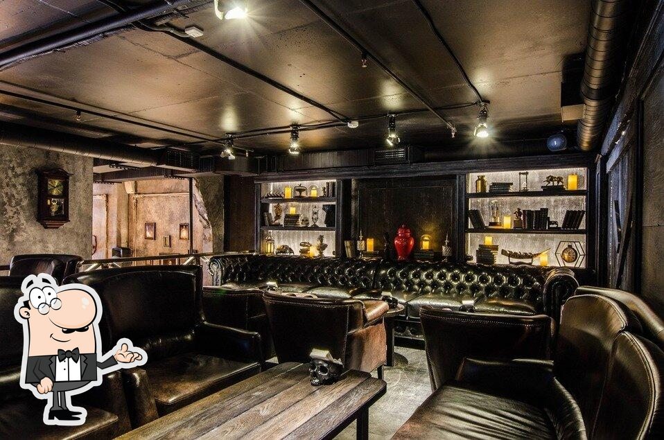 Забронируйте столик в "Tangiers Lounge".