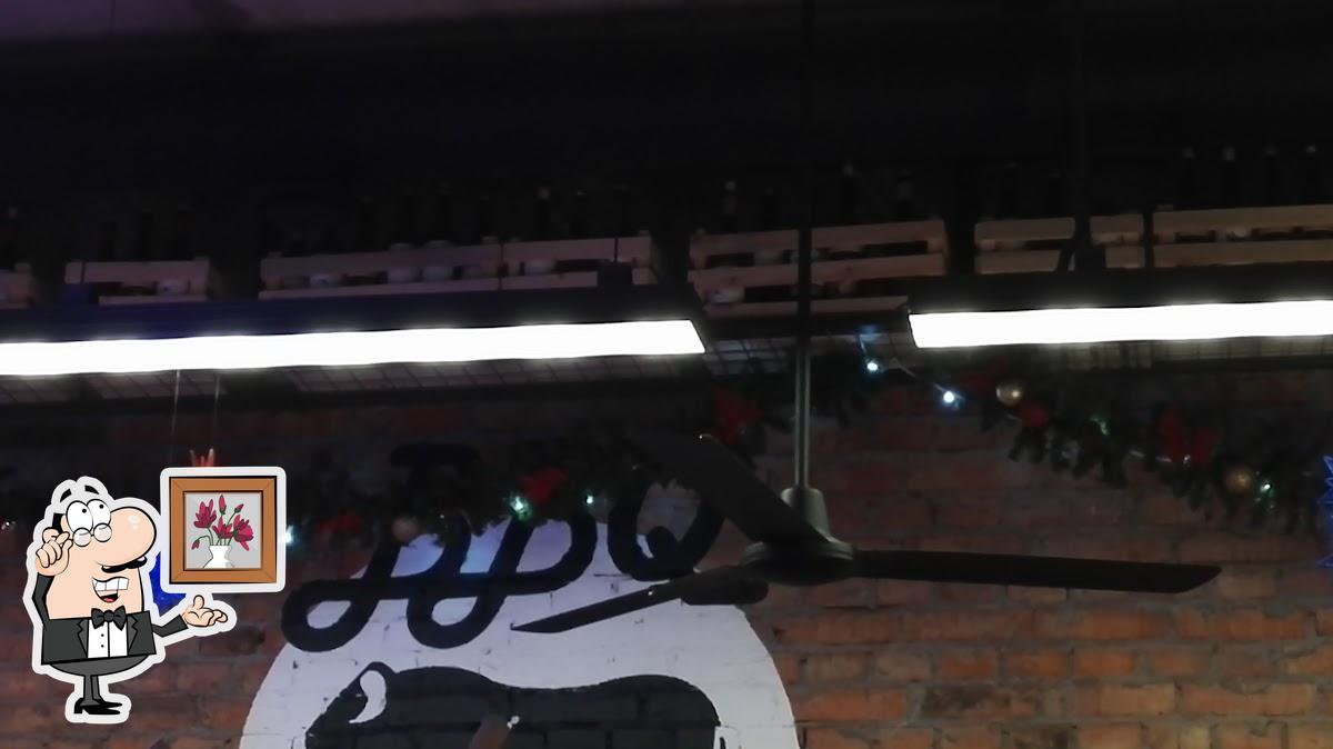 Интерьер "Brizola BBQ Bar".