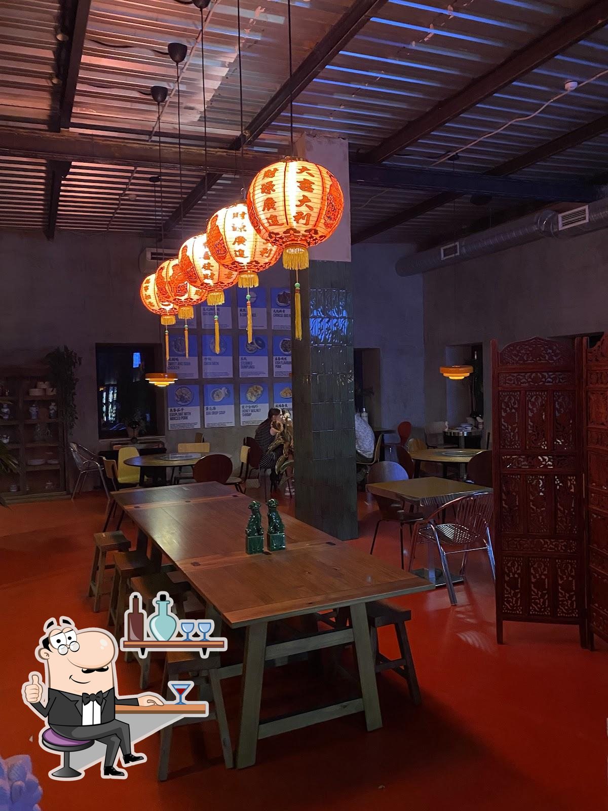 Забронируйте столик в "Fu Dog China".