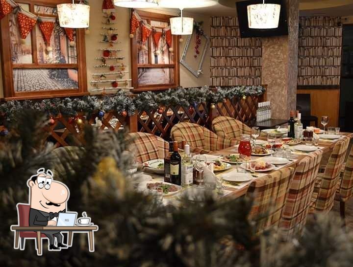 Посмотрите на внутренний интерьер "Бардак".