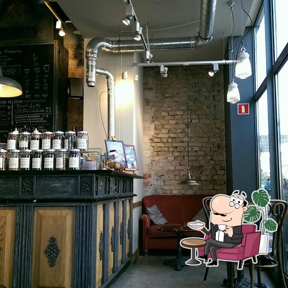 Интерьер "Green Caffè Nero".