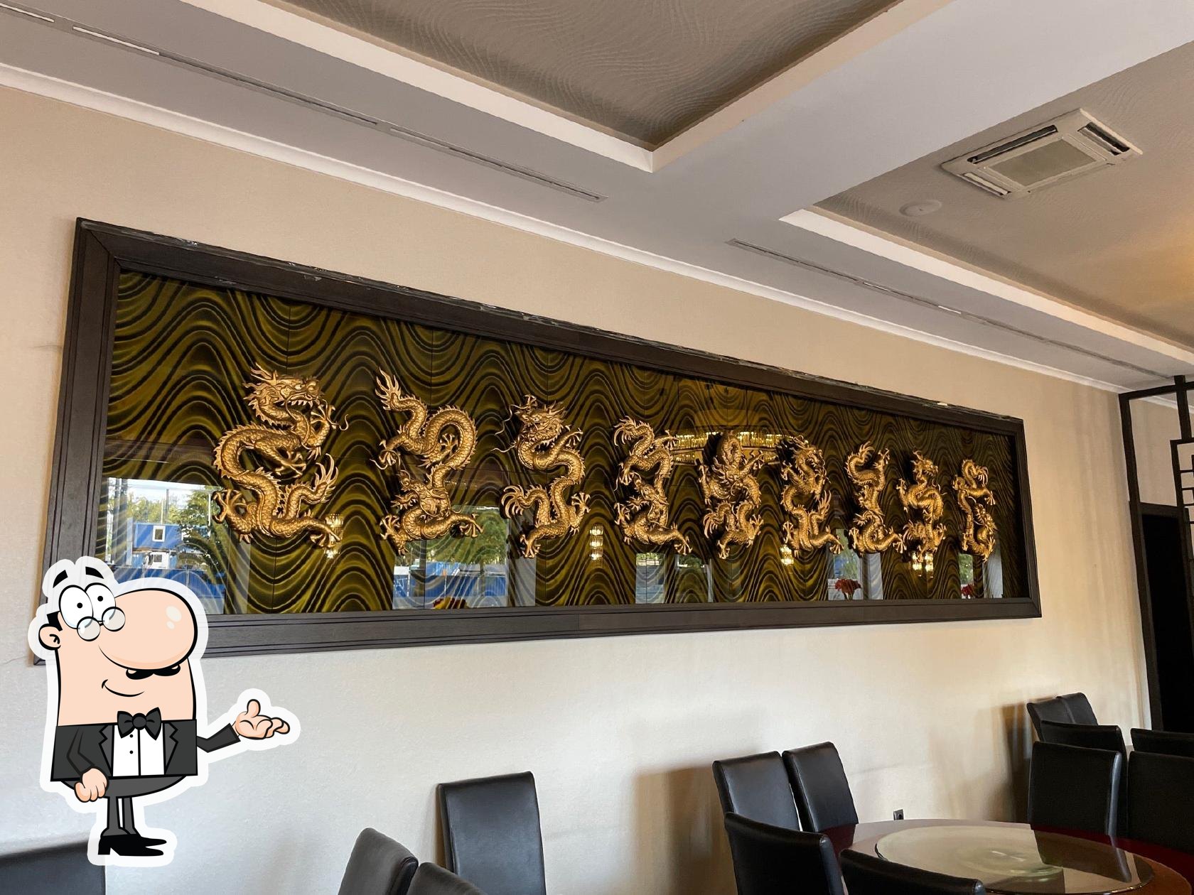 Интерьер "Nine Dragons Restaurant".