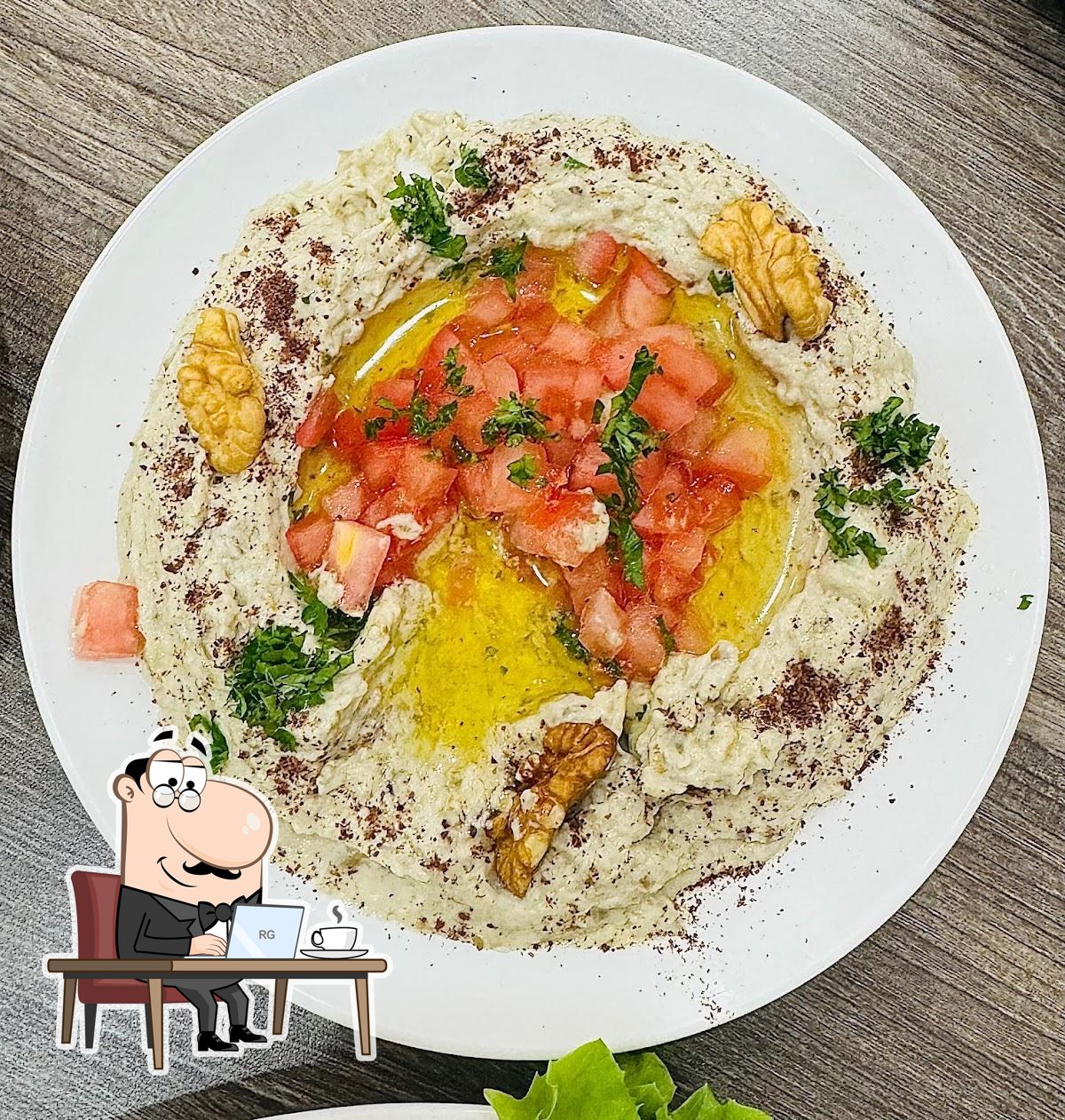 Интерьер "Villa Cedars lebanese International Food halal".