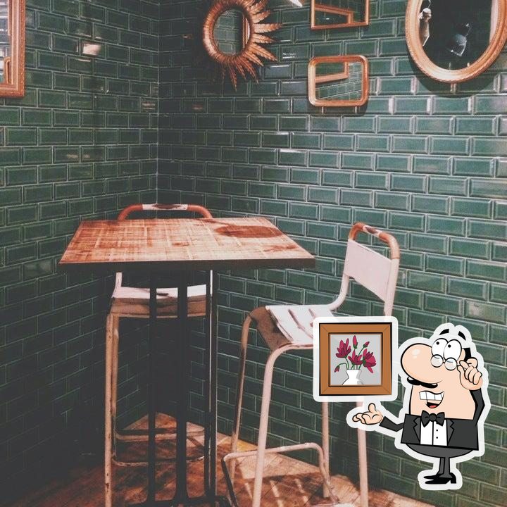 Забронируйте столик в "Número Nueve Bar Barcelona".
