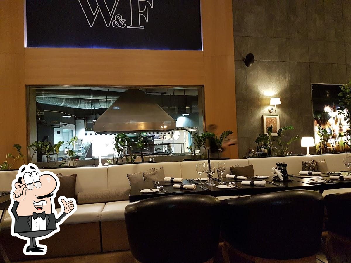 Интерьер "Wood & Fire RESTAURANT".
