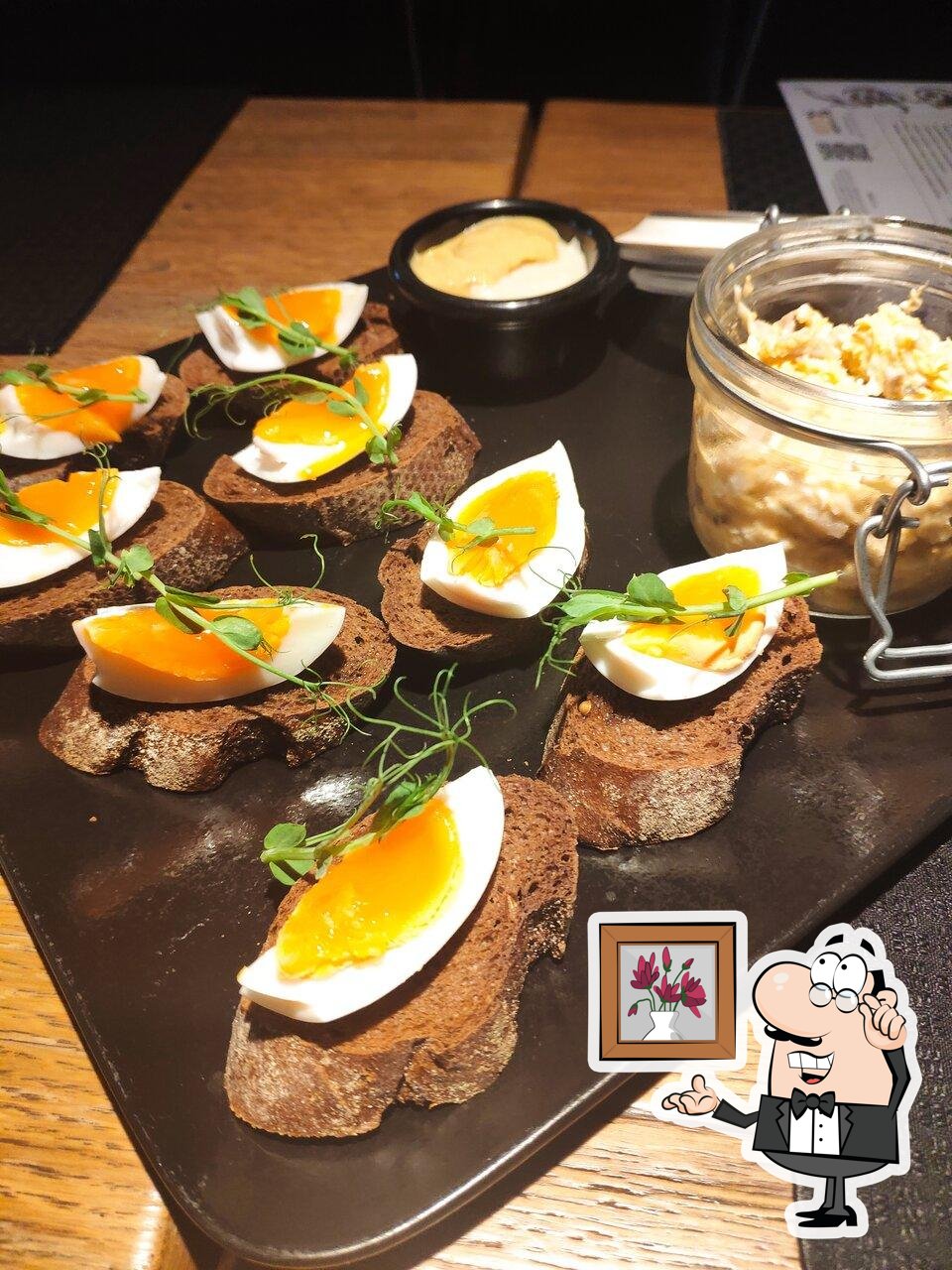 Посмотрите на внутренний интерьер "Brasserie Lambic".