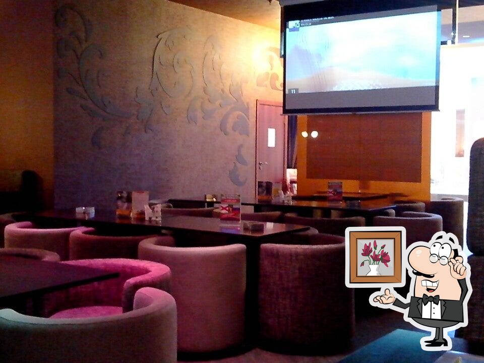 Посмотрите на внутренний интерьер "Хаус".
