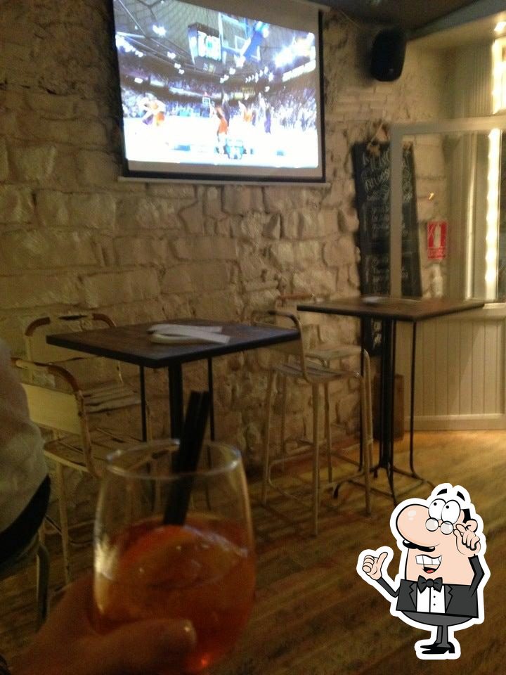 Забронируйте столик в "Número Nueve Bar Barcelona".