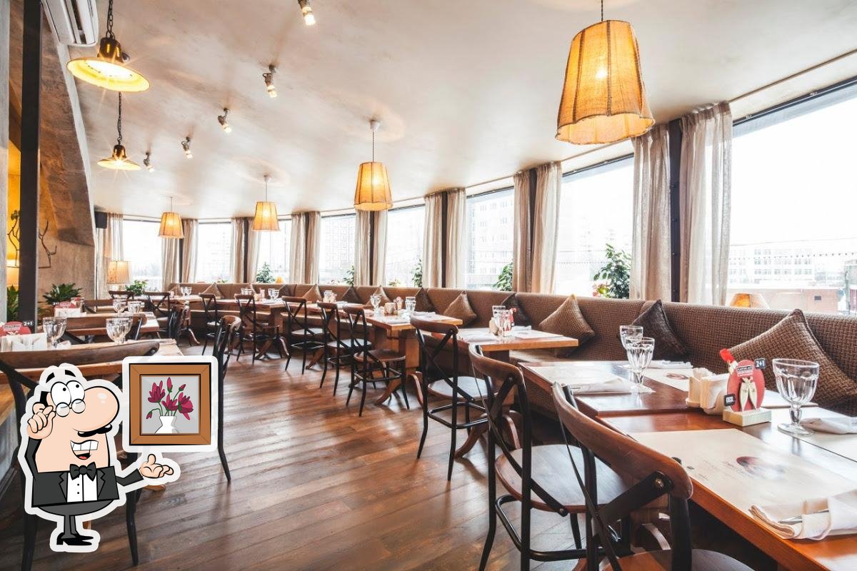 Забронируйте столик в "Джонджоли".