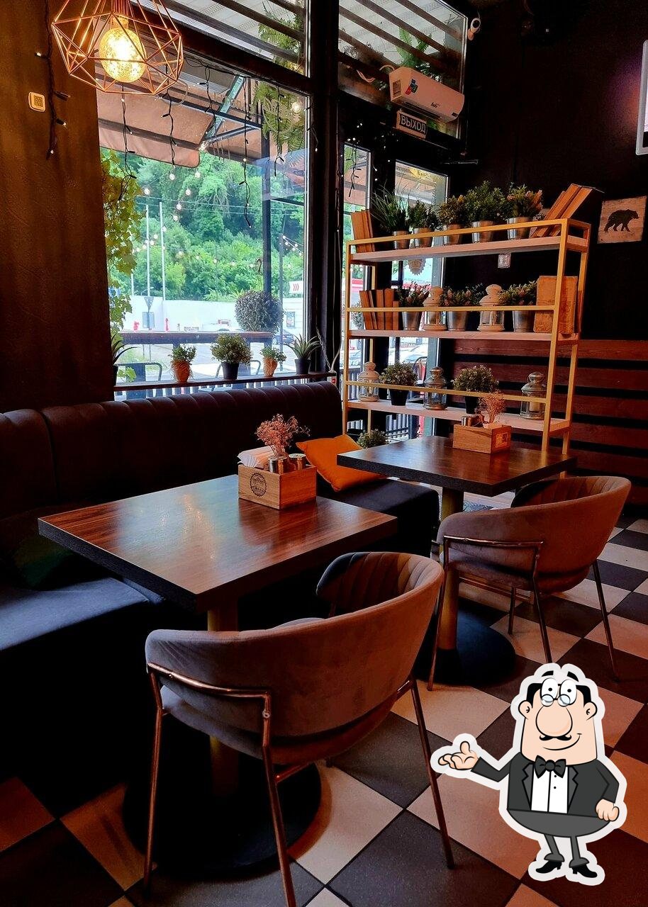Посмотрите на внутренний интерьер "Grill&Bar Хмель".