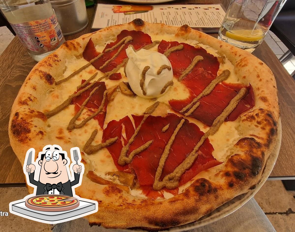В "Forni di Napoli Bazilika" вы можете  заказать  пиццу.