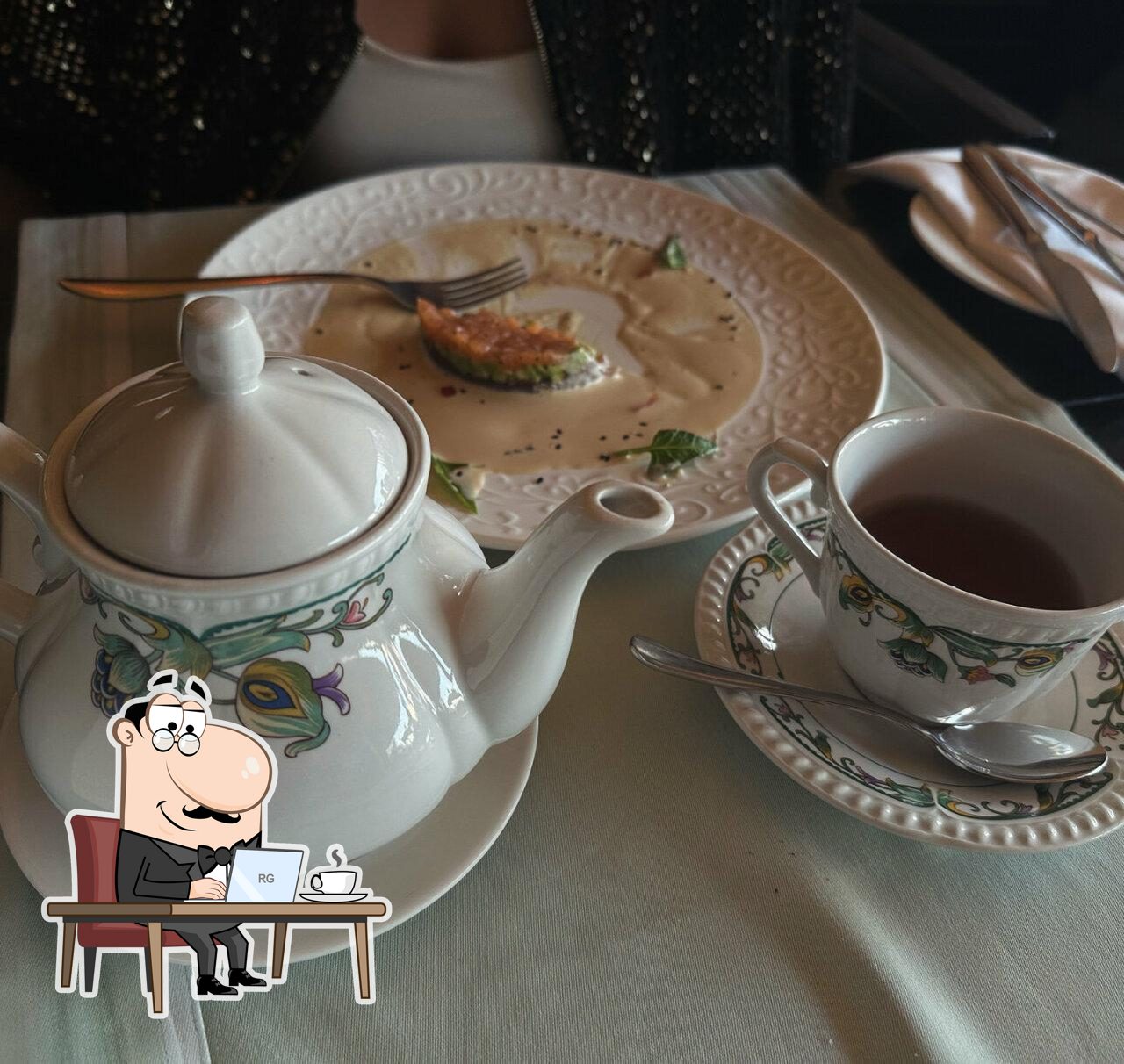 Забронируйте столик в "Паризьен".