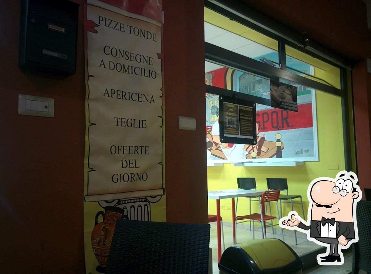 Посмотрите на внутренний интерьер "Pizza Antica Roma Di Giuliano locatelli".