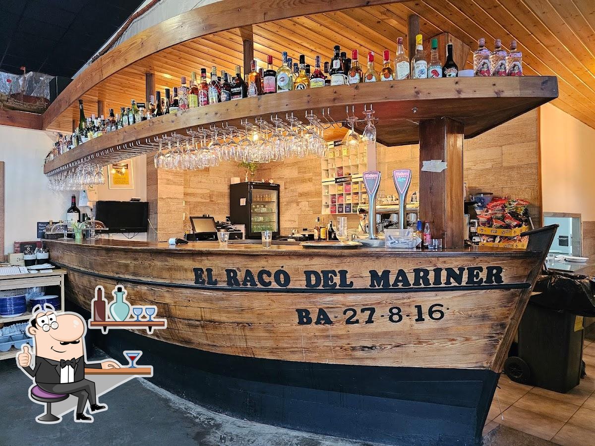 Посмотрите на внутренний интерьер "El Racó del Mariner".