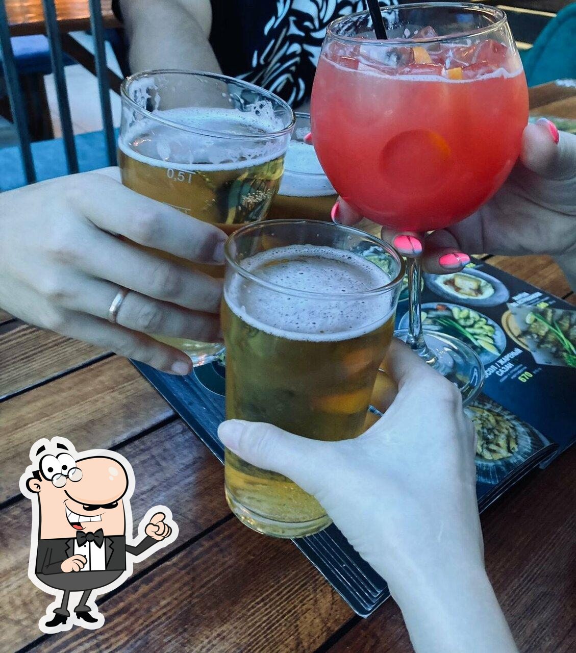 Посмотрите на внутренний интерьер "Пиратская станция".