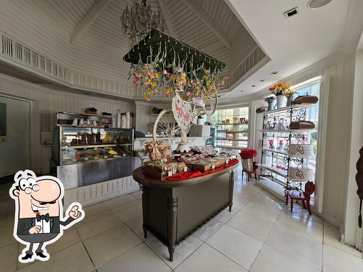 Забронируйте столик в "La Baguette The French Bakery".