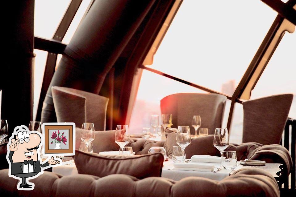 Посмотрите на внутренний интерьер "Ресторан White Rabbit".