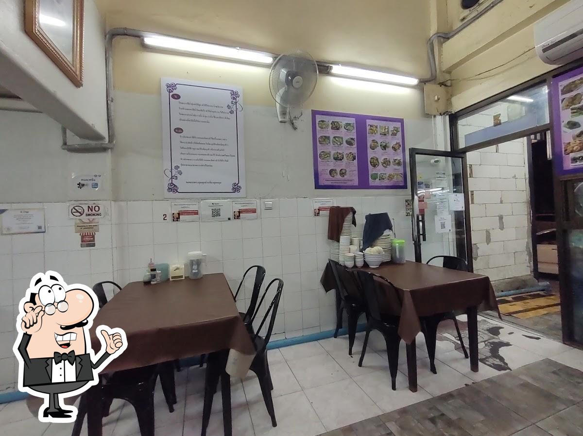 Забронируйте столик в "Boon Tong Kiat Singapore Chicken Rice".