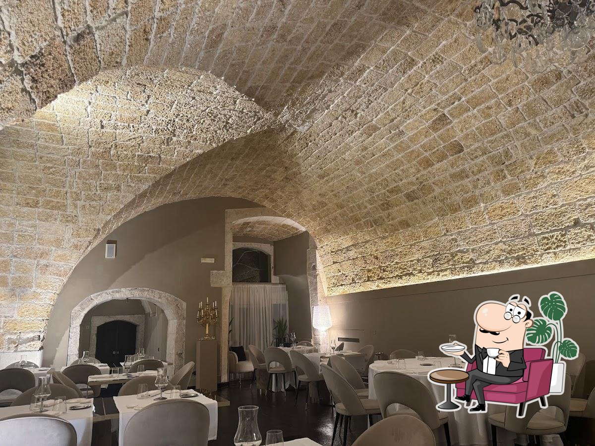 Забронируйте столик в "Ristorante Regina Lucia".