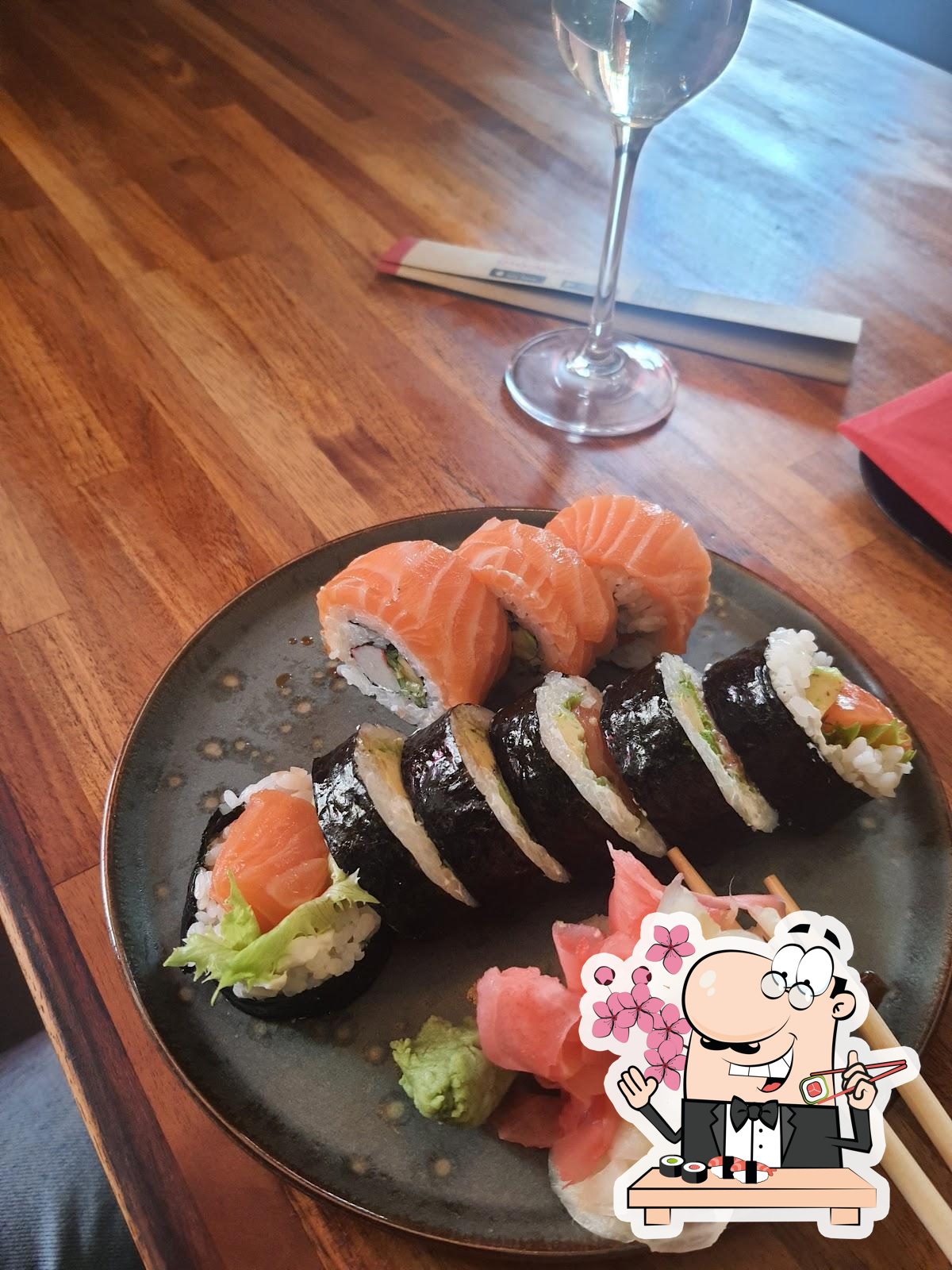 В "OTO!SUSHI" попробуйте суши и роллы.